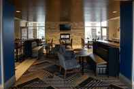 Bar, Cafe and Lounge Holiday Inn Express & Suites DENVER - AURORA MEDICAL CAMPUS, an IHG Hotel