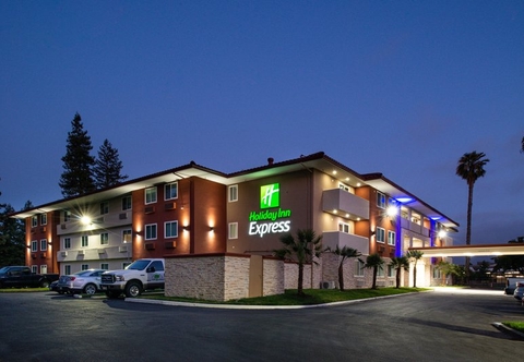 Luar Bangunan Holiday Inn Express SANTA ROSA NORTH, an IHG Hotel