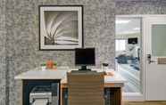 Functional Hall 6 Candlewood Suites WINCHESTER