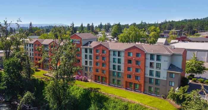 Bangunan Holiday Inn Express PORTLAND SE - CLACKAMAS AREA, an IHG Hotel