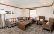 Common Space 5 Staybridge Suites TEMECULA - WINE COUNTRY, an IHG Hotel