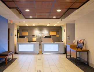 Lobby 2 Holiday Inn Express & Suites DAYTON-HUBER HEIGHTS, an IHG Hotel