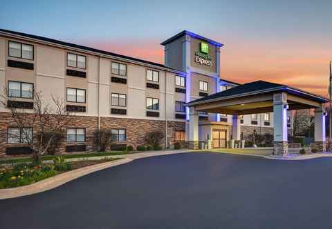 Exterior Holiday Inn Express MARSHALL, an IHG Hotel