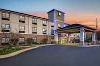 Exterior Holiday Inn Express MARSHALL, an IHG Hotel