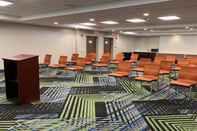 Functional Hall Holiday Inn Express & Suites MIDDLETOWN, an IHG Hotel