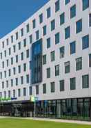 Best hotel to stay few minutes away from theHauptbanhof Station. Holiday Inn Express Düsseldorf – Hauptbahnhof, an IHG Hotel