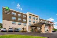 ภายนอกอาคาร Holiday Inn Express & Suites ASHEBORO, an IHG Hotel