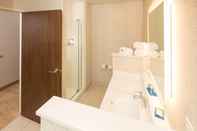 Toilet Kamar Holiday Inn Express & Suites MICHIGAN CITY, an IHG Hotel