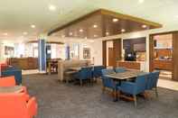 Lobi Holiday Inn Express & Suites LA PORTE, an IHG Hotel