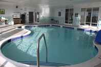 Swimming Pool Holiday Inn & Suites HOPKINSVILLE - CONVENTION CTR, an IHG Hotel