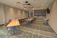 Functional Hall Holiday Inn & Suites HOPKINSVILLE - CONVENTION CTR, an IHG Hotel