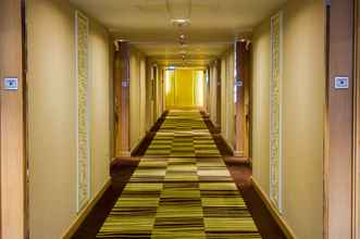Lobby 4 Holiday Inn BANGKOK SILOM, an IHG Hotel