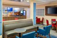 Bar, Kafe dan Lounge Holiday Inn Express & Suites NAPLES NORTH - BONITA SPRINGS, an IHG Hotel