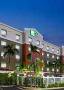 EXTERIOR_BUILDING Holiday Inn Express & Suites PEMBROKE PINES-SHERIDAN ST, an IHG Hotel