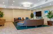 Lobby 5 Candlewood Suites READING