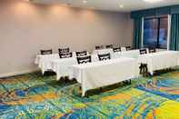 Ruangan Fungsional Holiday Inn Express & Suites ERIE (SUMMIT TOWNSHIP), an IHG Hotel