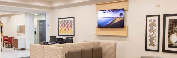 Lobby Holiday Inn Express & Suites TEMPLE - MEDICAL CENTER AREA, an IHG Hotel