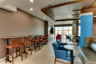 Bar, Kafe, dan Lounge Holiday Inn Express & Suites LAKE WORTH NW LOOP 820, an IHG Hotel