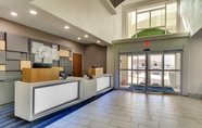 Lobi 6 Holiday Inn Express & Suites LAKE WORTH NW LOOP 820, an IHG Hotel