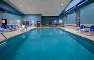 Swimming Pool 3 Holiday Inn Express & Suites WOODHAVEN, an IHG Hotel