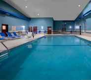 Swimming Pool 3 Holiday Inn Express & Suites WOODHAVEN, an IHG Hotel