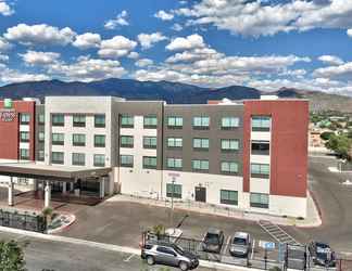 Exterior 2 Holiday Inn Express & Suites ALBUQUERQUE EAST, an IHG Hotel