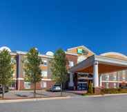 Bangunan 2 Holiday Inn Express & Suites WOODHAVEN, an IHG Hotel