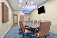 ห้องประชุม Holiday Inn Express & Suites KANSAS CITY-GRANDVIEW, an IHG Hotel