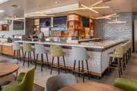 Bar, Cafe and Lounge Holiday Inn PORTLAND - COLUMBIA RIVERFRONT, an IHG Hotel