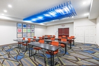 Functional Hall Holiday Inn Express & Suites VIDOR SOUTH, an IHG Hotel