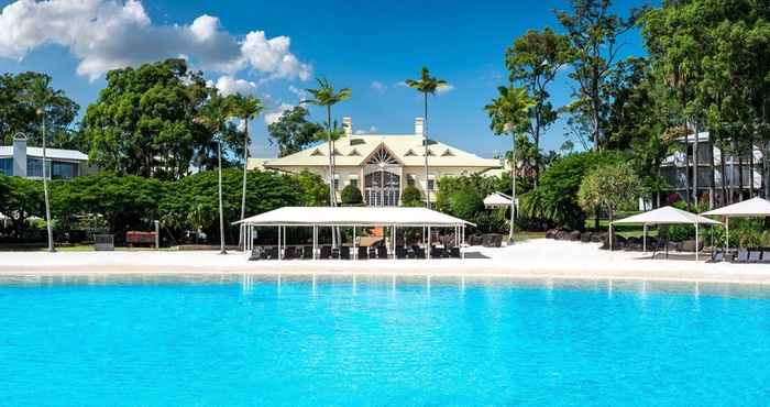 Swimming Pool InterContinental Hotels SANCTUARY COVE RESORT, an IHG Hotel