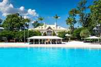 Swimming Pool InterContinental Hotels SANCTUARY COVE RESORT, an IHG Hotel