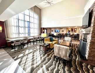 Lobi 2 Staybridge Suites DETROIT - NOVI, an IHG Hotel