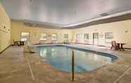 Swimming Pool 2 Holiday Inn Express COLUMBUS SOUTH - OBETZ, an IHG Hotel