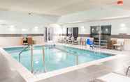 Swimming Pool 2 Holiday Inn Express & Suites DAYTON EAST - BEAVERCREEK, an IHG Hotel