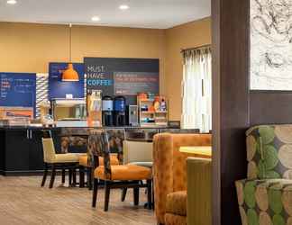 ล็อบบี้ 2 Holiday Inn Express & Suites EDMOND, an IHG Hotel