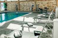 Swimming Pool Crowne Plaza CHICAGO SW - BURR RIDGE, an IHG Hotel