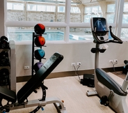 Fitness Center 7 Crowne Plaza CHICAGO SW - BURR RIDGE, an IHG Hotel