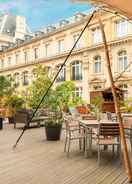 La Terrasse du Crowne Plaza Crowne Plaza Paris Republique, an IHG Hotel