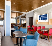 Restaurant 3 Holiday Inn Express & Suites SANFORD- LAKE MARY, an IHG Hotel