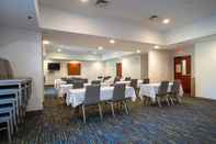 Functional Hall Holiday Inn Express & Suites BEDFORD, an IHG Hotel