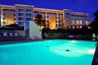 Swimming Pool Holiday Inn Express CINCINNATI WEST, an IHG Hotel