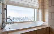 In-room Bathroom 2 InterContinental Hotels THE STRINGS TOKYO, an IHG Hotel