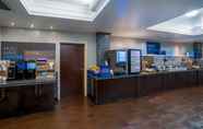 Lobby 4 Holiday Inn Express & Suites HINESVILLE EAST - FORT STEWART, an IHG Hotel