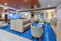 Lobby Holiday Inn Express & Suites WOOSTER, an IHG Hotel