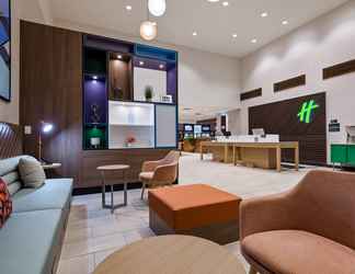 Lobi 2 Holiday Inn CLARKSVILLE NORTHEAST, an IHG Hotel