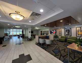 Lobi 2 Holiday Inn Express & Suites ROCHESTER, an IHG Hotel