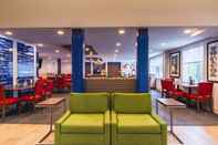 Bar, Cafe and Lounge Holiday Inn Express & Suites LINCOLN EAST - WHITE MOUNTAINS, an IHG Hotel