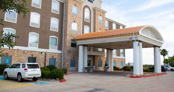 Exterior Holiday Inn Express & Suites CORPUS CHRISTI-PORTLAND, an IHG Hotel