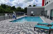 Swimming Pool 6 avid hotel MELBOURNE - VIERA
